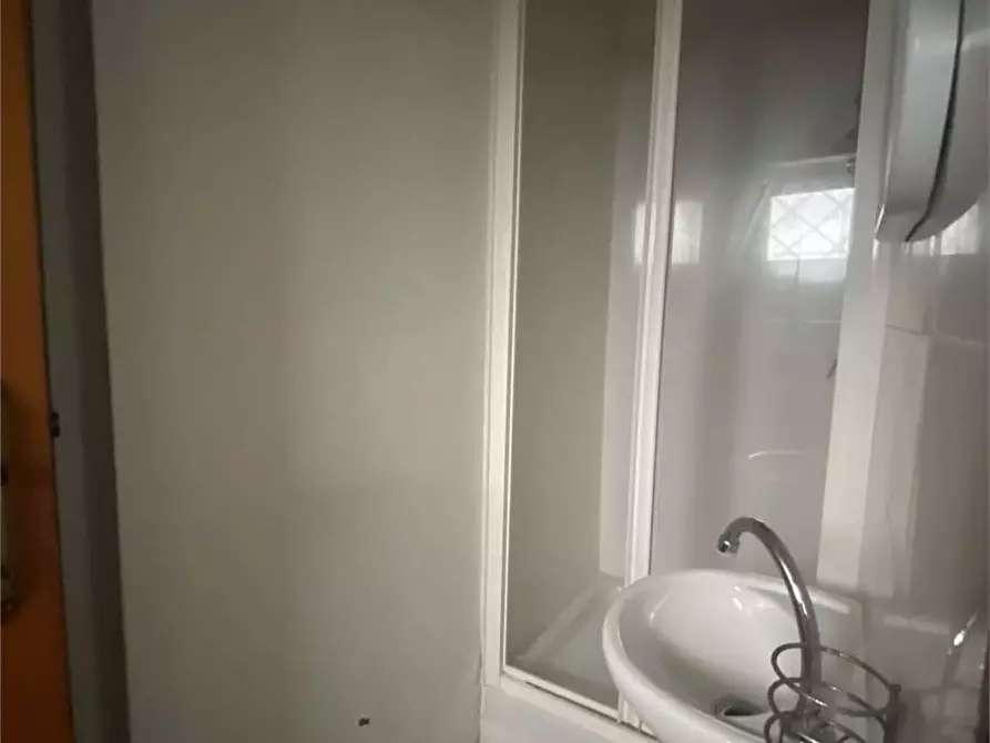 Immagine 25 di Laboratorio in affitto  in via delle ville  493 a Capannori