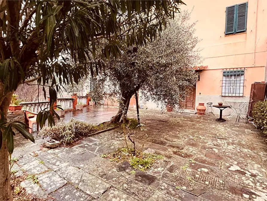 Immagine 1 di Porzione di casa in vendita  in Via della francese a Capannori