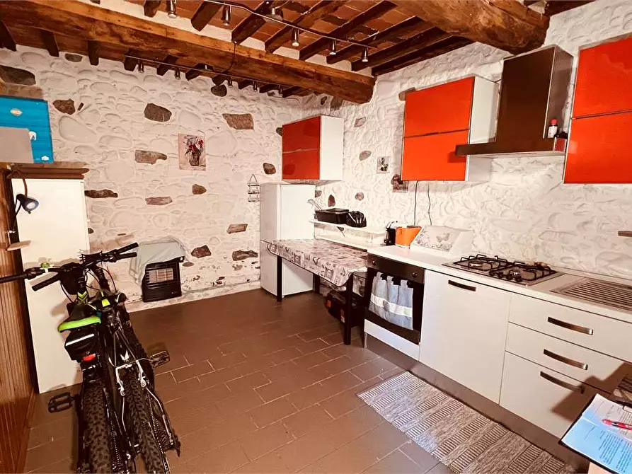 Immagine 2 di Porzione di casa in vendita  in Via del brennero a Lucca