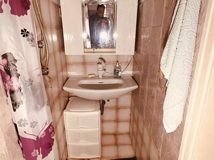 Immagine 7 di Porzione di casa in vendita  in Via del brennero a Lucca