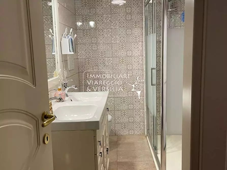 Immagine 5 di Appartamento in vendita  in Piazza san Michele a Lucca