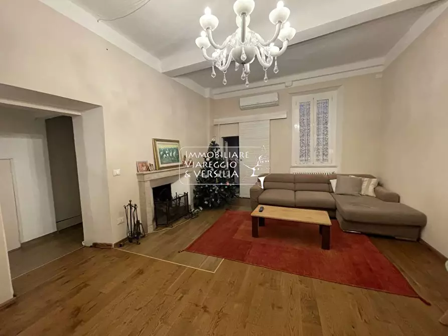 Immagine 7 di Appartamento in vendita  in Piazza san Michele a Lucca