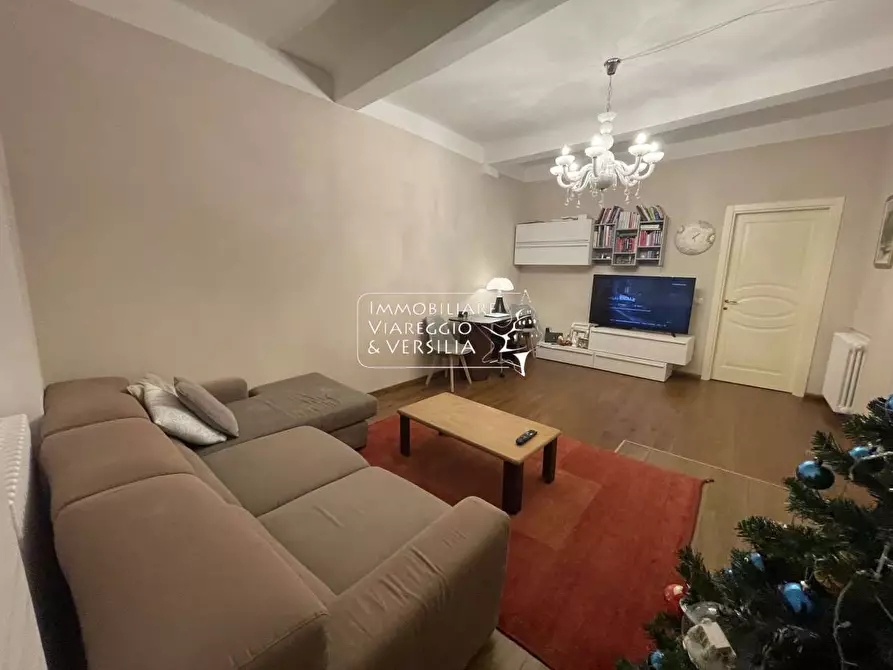 Immagine 9 di Appartamento in vendita  in Piazza san Michele a Lucca