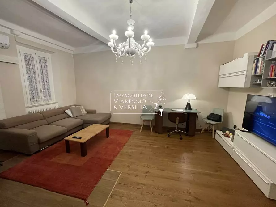 Immagine 11 di Appartamento in vendita  in Piazza san Michele a Lucca