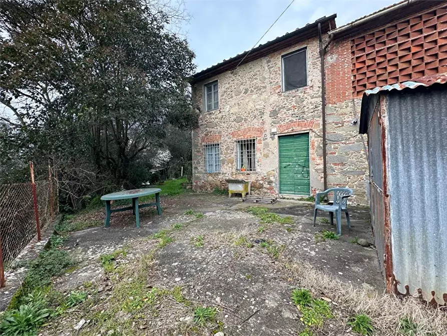 Immagine 28 di Rustico / casale in vendita  in via dell'anfrione a Capannori