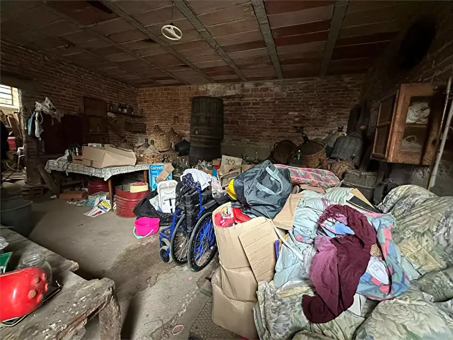 Immagine 36 di Rustico / casale in vendita  in via dell'anfrione a Capannori