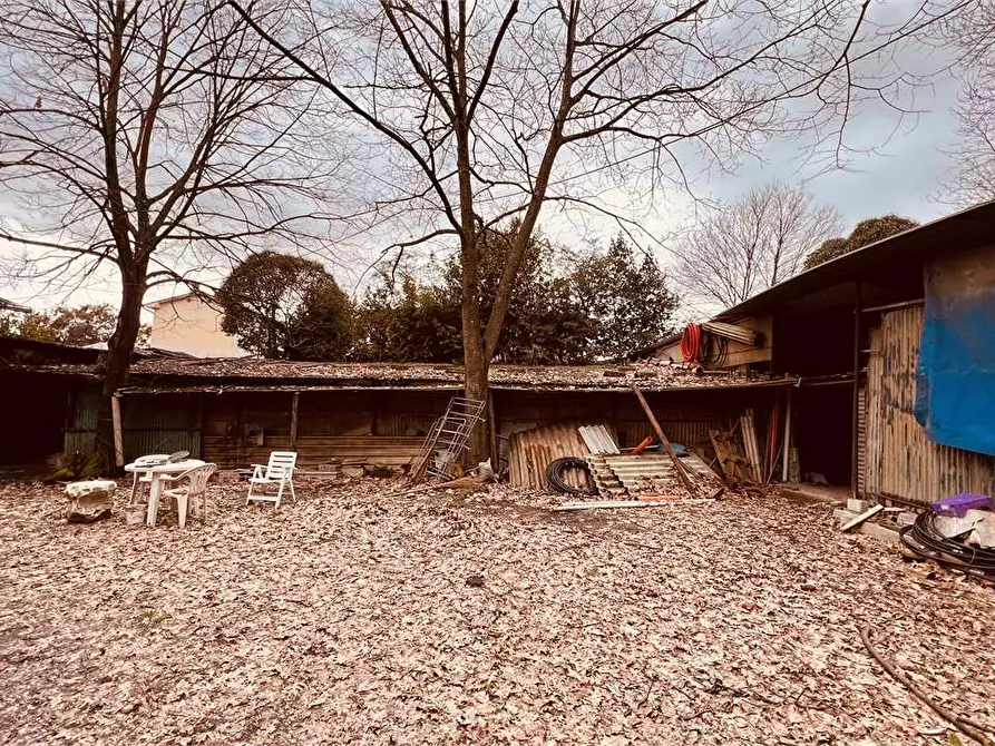 Immagine 2 di Capannone industriale in vendita  a Capannori