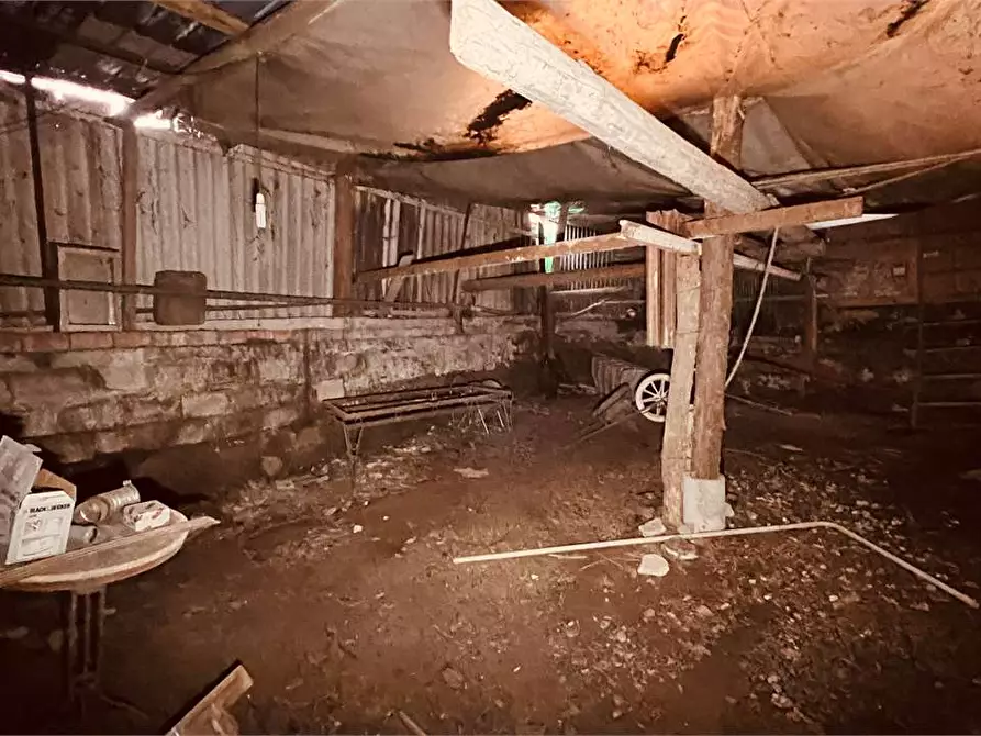 Immagine 12 di Capannone industriale in vendita  a Capannori