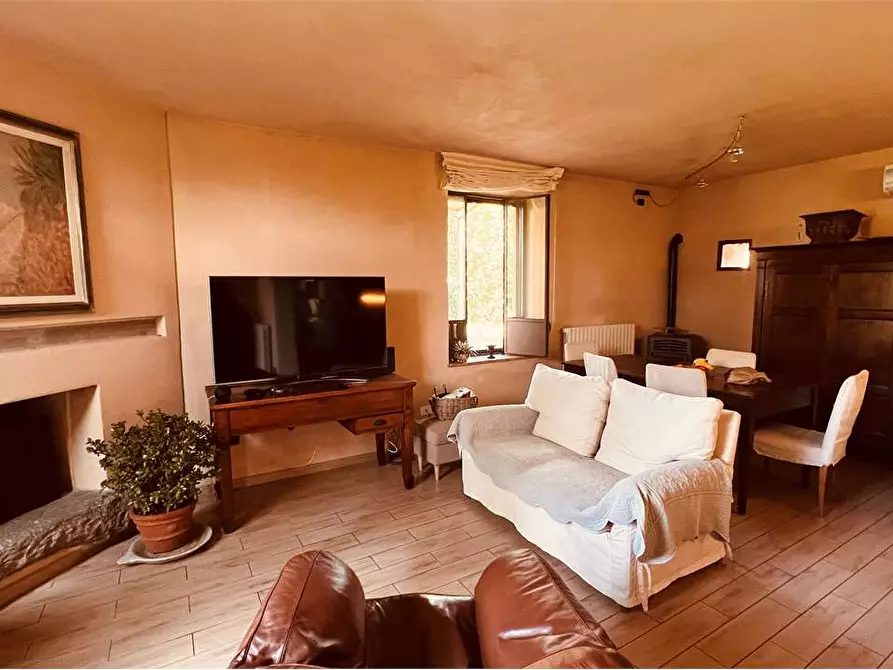 Immagine 7 di Villa in vendita  a Capannori