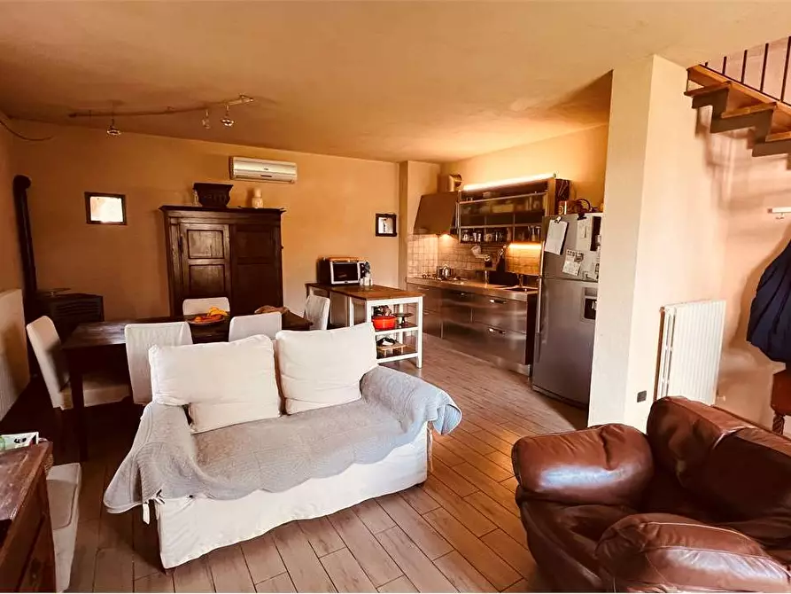 Immagine 8 di Villa in vendita  a Capannori