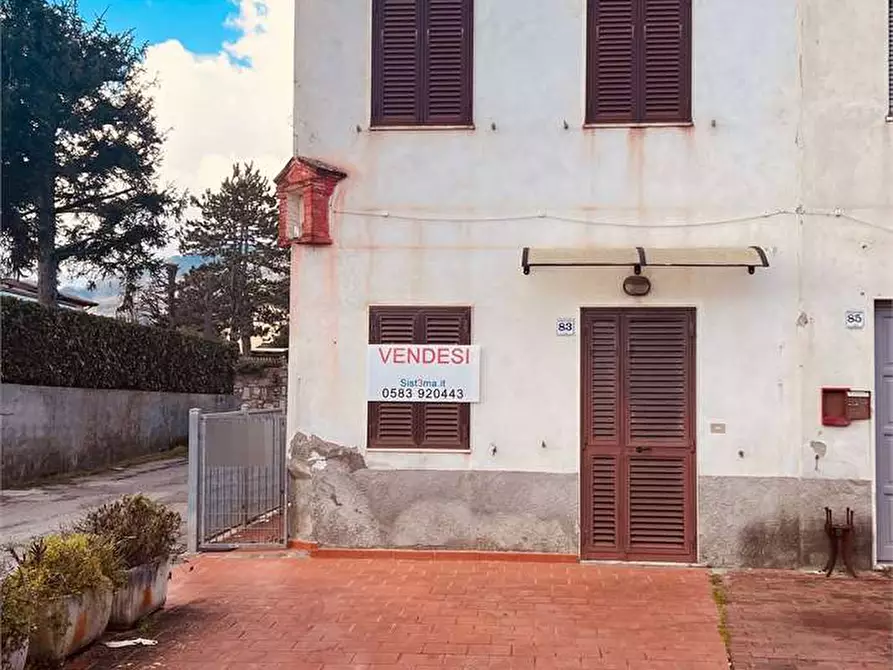Immagine 1 di Porzione di casa in vendita  in Via delle ville 493 a Capannori