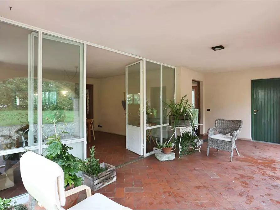 Immagine 21 di Villa in vendita  a Capannori