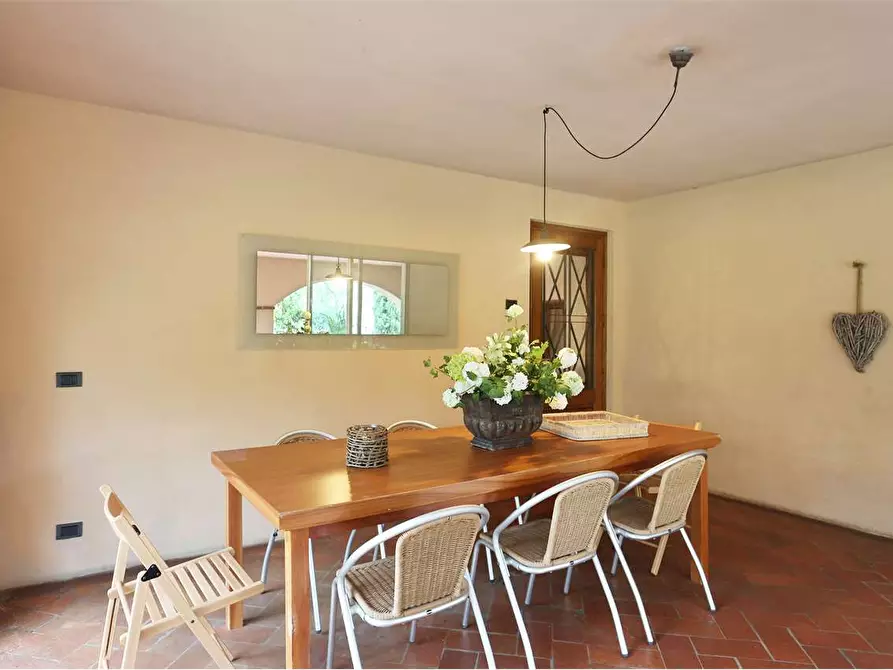Immagine 23 di Villa in vendita  a Capannori