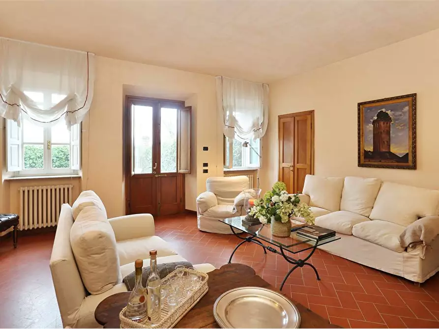 Immagine 24 di Villa in vendita  a Capannori