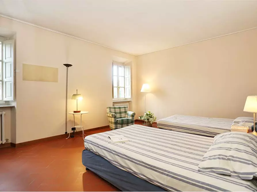 Immagine 35 di Villa in vendita  a Capannori