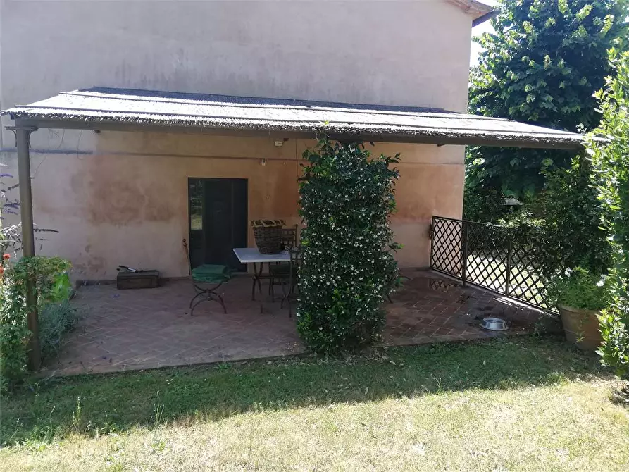Immagine 43 di Villa in vendita  a Capannori