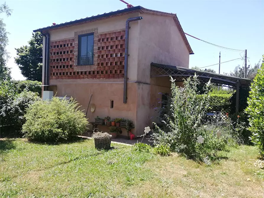Immagine 44 di Villa in vendita  a Capannori