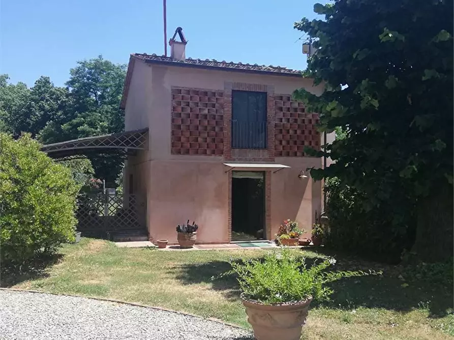 Immagine 46 di Villa in vendita  a Capannori