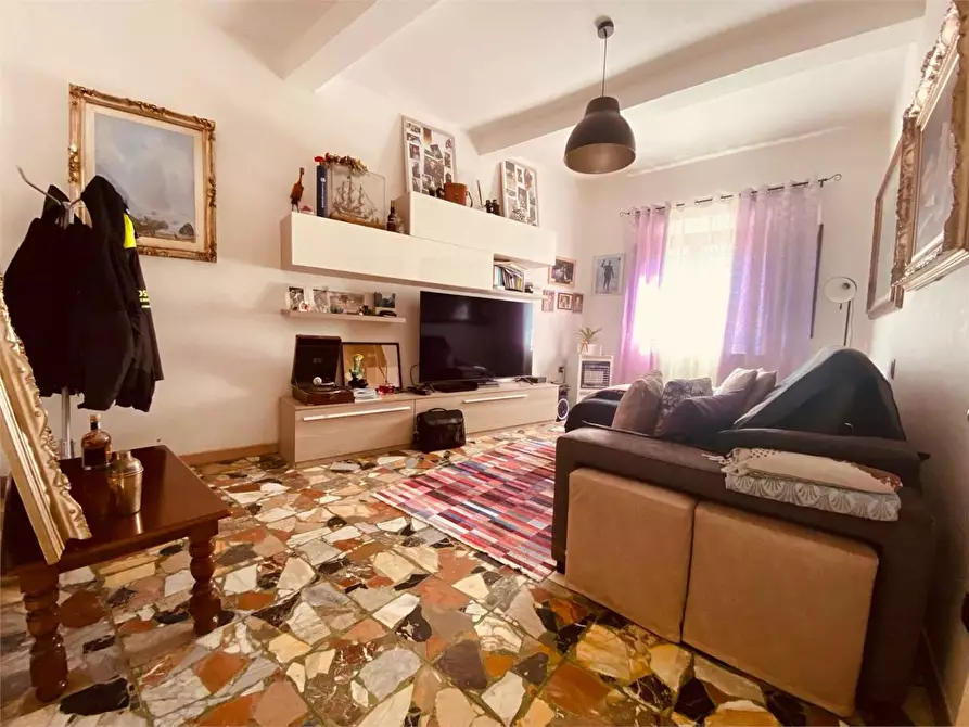 Immagine 1 di Porzione di casa in vendita  in via delle ville 493 a Capannori