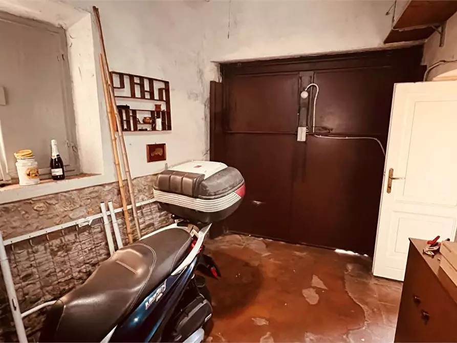 Immagine 23 di Porzione di casa in vendita  in vorno a Capannori