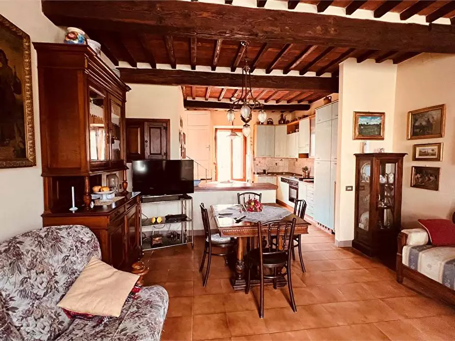 Immagine 4 di Porzione di casa in vendita  in vorno a Capannori