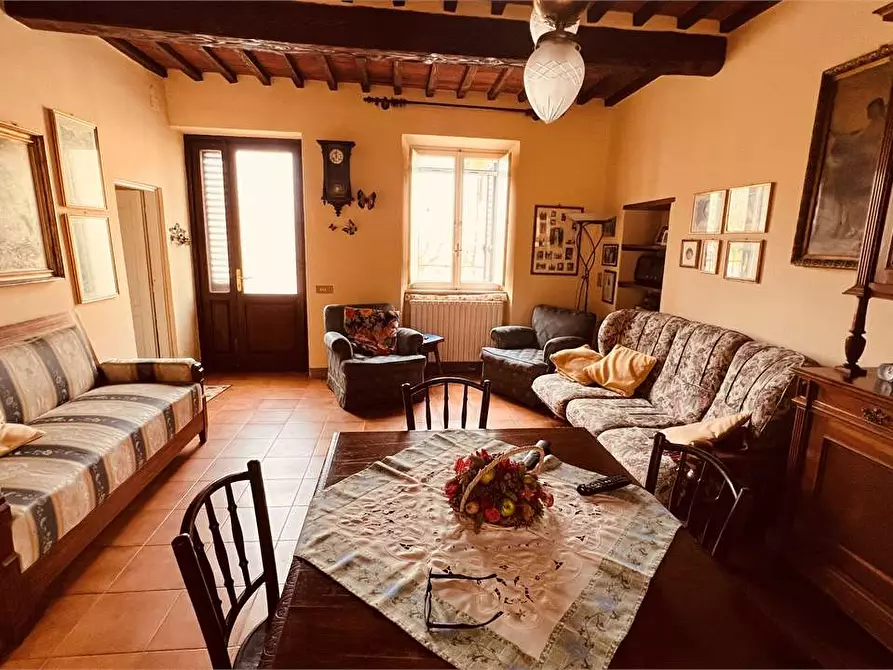 Immagine 2 di Porzione di casa in vendita  in vorno a Capannori