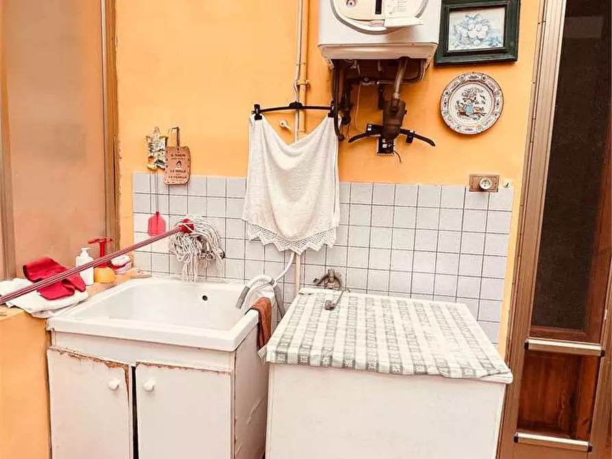 Immagine 7 di Porzione di casa in vendita  in vorno a Capannori