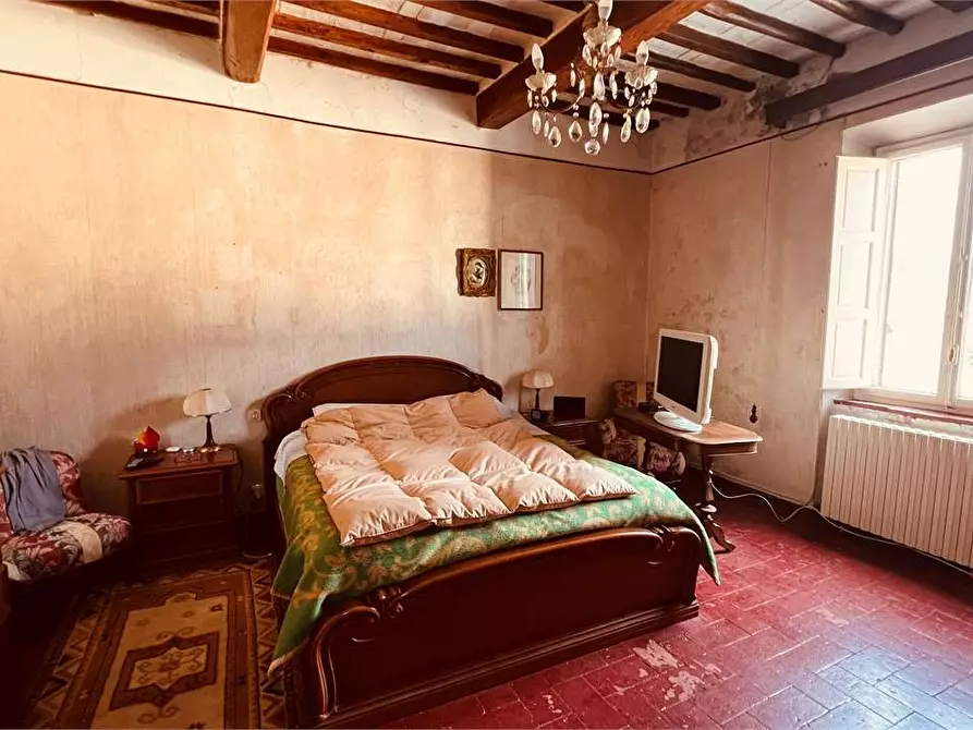 Immagine 11 di Porzione di casa in vendita  in vorno a Capannori