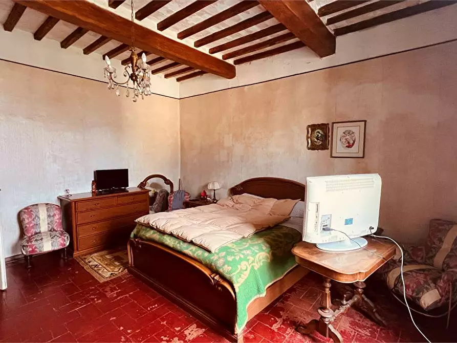 Immagine 12 di Porzione di casa in vendita  in vorno a Capannori