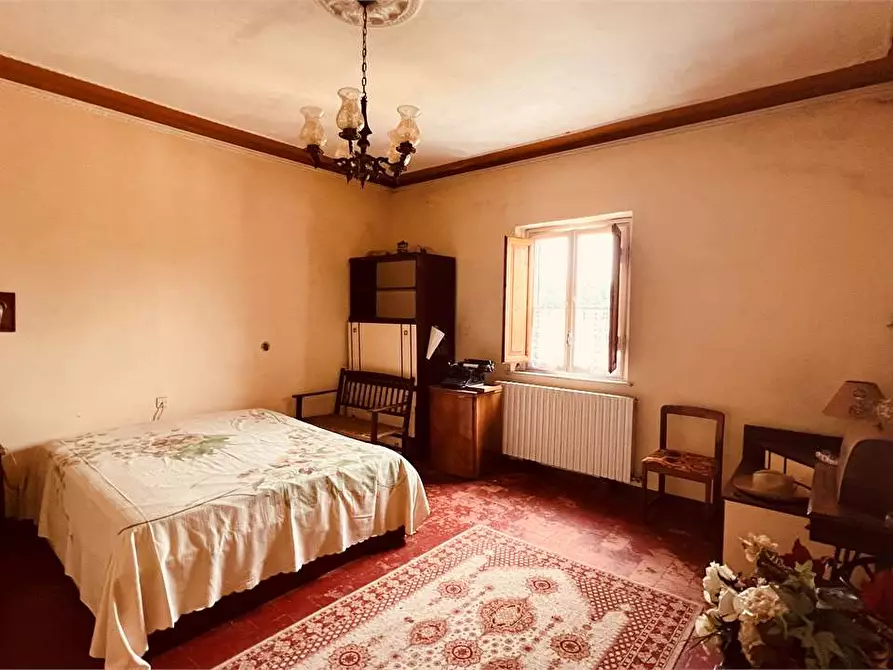 Immagine 8 di Porzione di casa in vendita  in vorno a Capannori