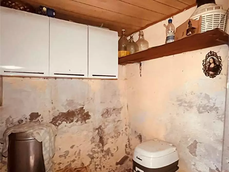 Immagine 31 di Porzione di casa in vendita  in vorno a Capannori