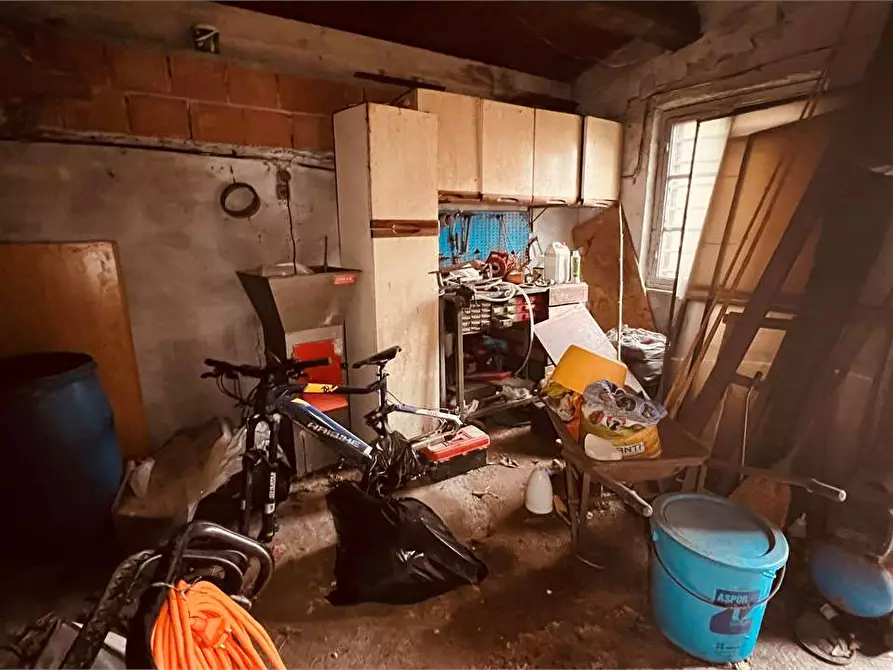 Immagine 34 di Porzione di casa in vendita  in vorno a Capannori