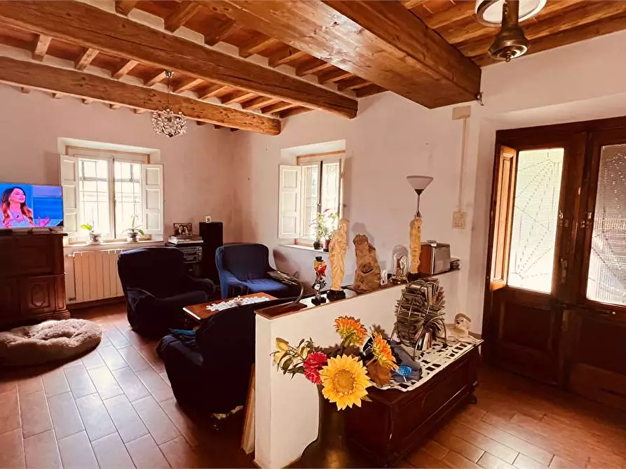 Immagine 9 di Rustico / casale in vendita  in vicopelago a Lucca