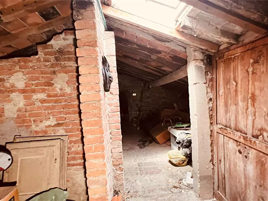 Immagine 27 di Rustico / casale in vendita  in vicopelago a Lucca