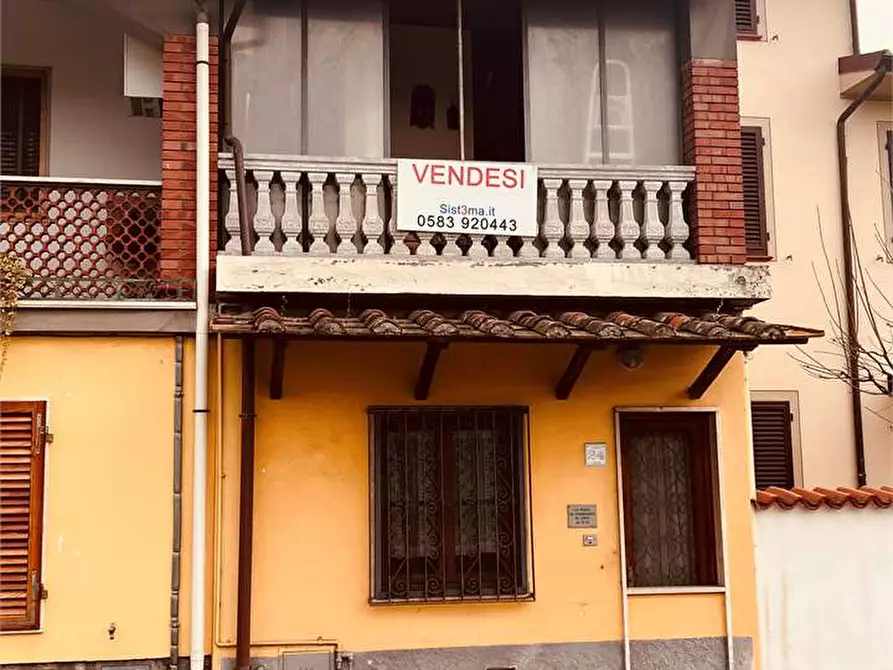 Immagine 1 di Porzione di casa in vendita  in Via traversa 24 a Capannori