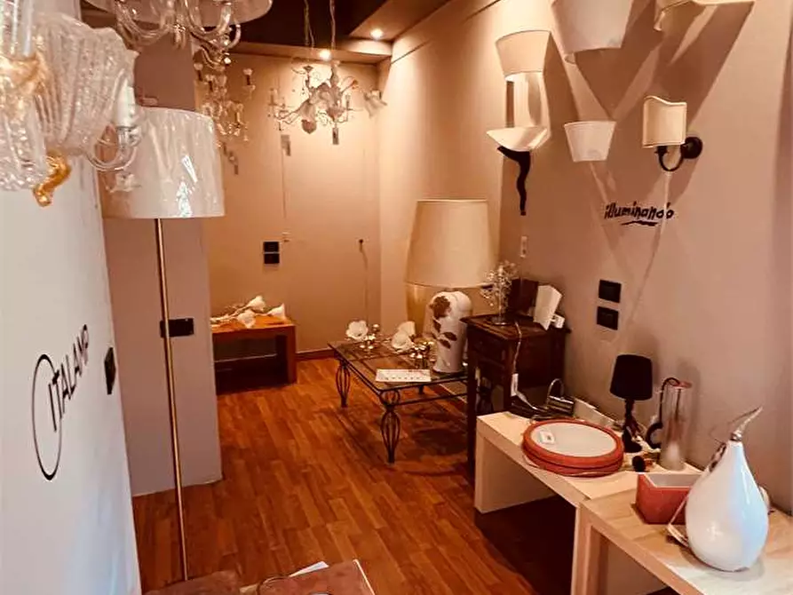 Immagine 30 di Appartamento in vendita  in San Marco a Lucca