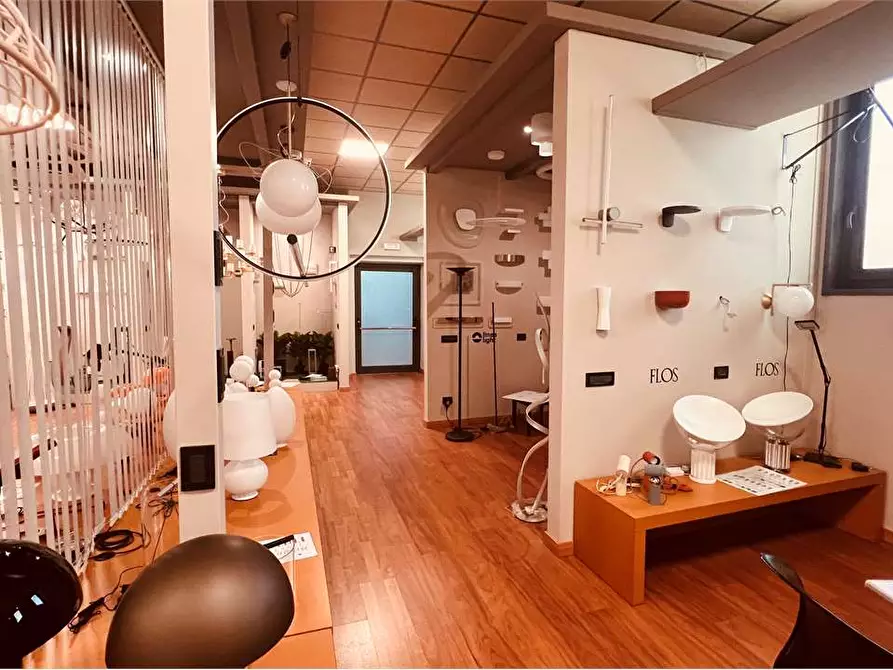 Immagine 32 di Appartamento in vendita  in San Marco a Lucca