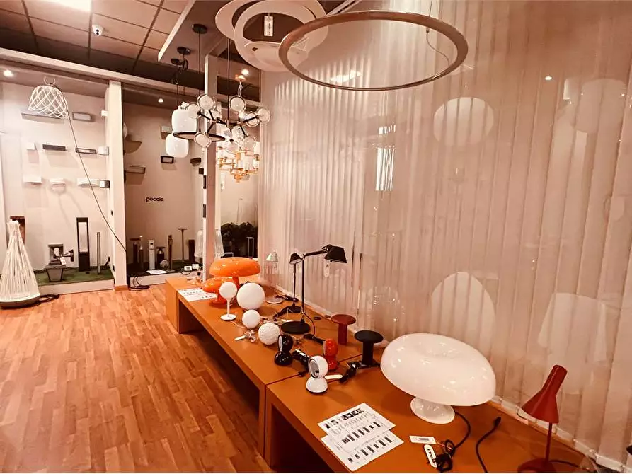 Immagine 34 di Appartamento in vendita  in San Marco a Lucca