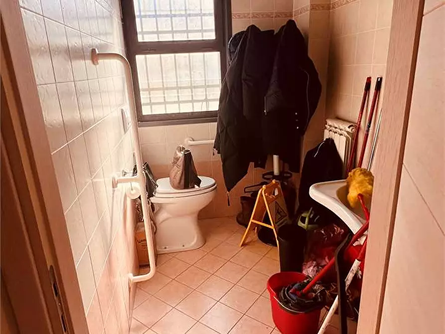 Immagine 35 di Appartamento in vendita  in San Marco a Lucca