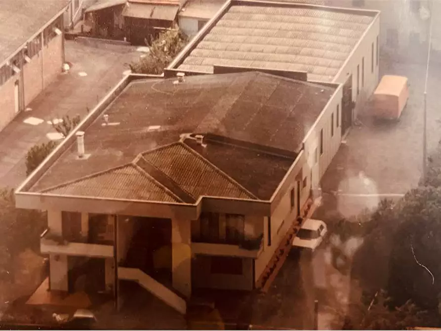 Immagine 37 di Appartamento in vendita  in San Marco a Lucca