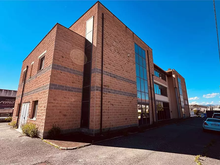 Immagine 2 di Ufficio in vendita  in via di sottopoggio a Capannori