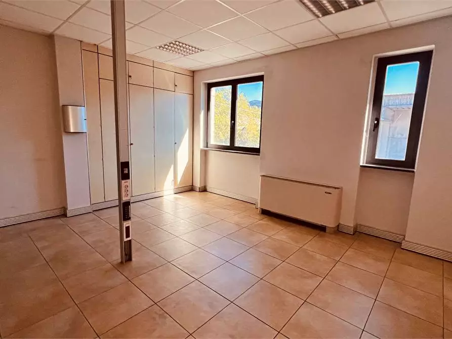 Immagine 6 di Ufficio in vendita  in via di sottopoggio a Capannori