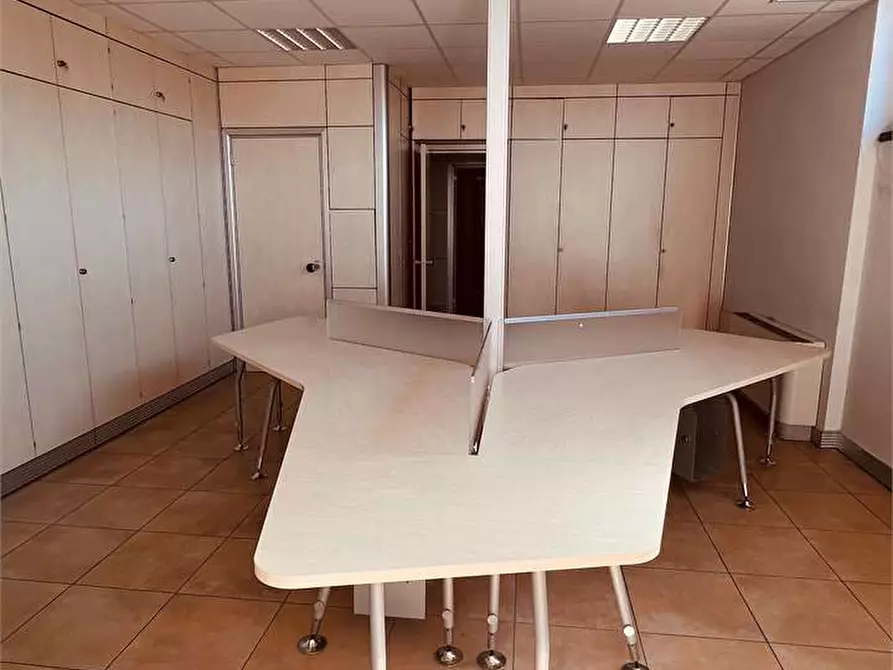Immagine 13 di Ufficio in vendita  in via di sottopoggio a Capannori