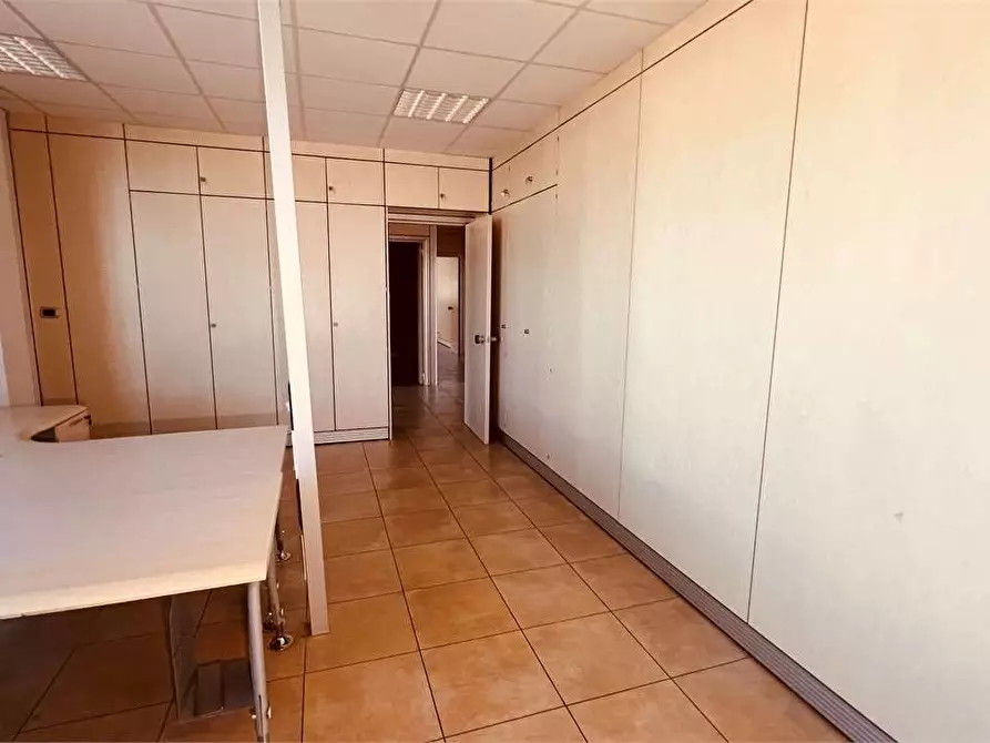 Immagine 14 di Ufficio in vendita  in via di sottopoggio a Capannori