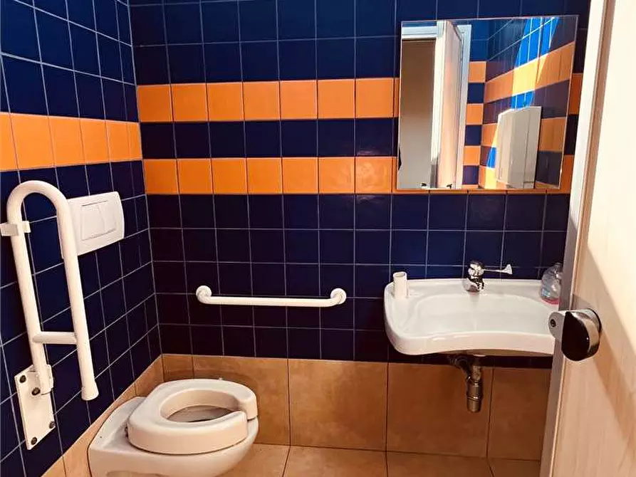 Immagine 17 di Ufficio in vendita  in via di sottopoggio a Capannori