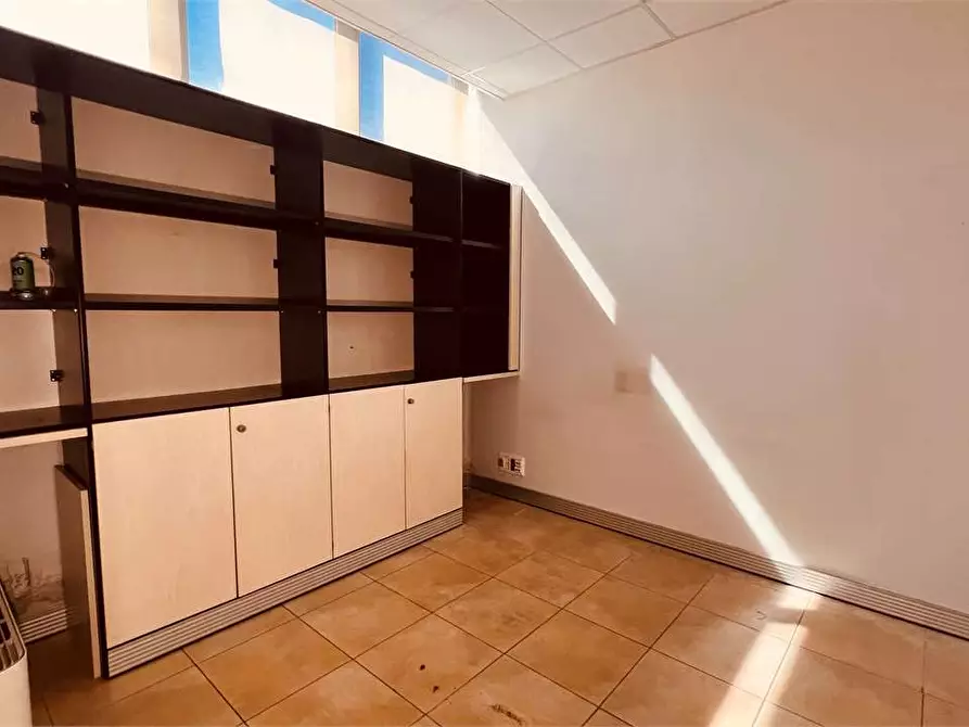Immagine 19 di Ufficio in vendita  in via di sottopoggio a Capannori