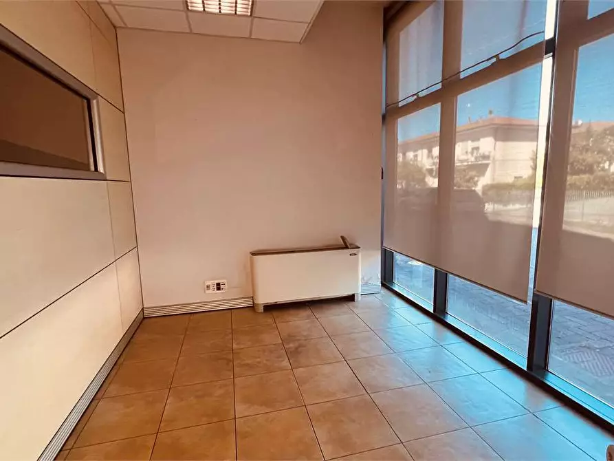 Immagine 28 di Ufficio in vendita  in via di sottopoggio a Capannori