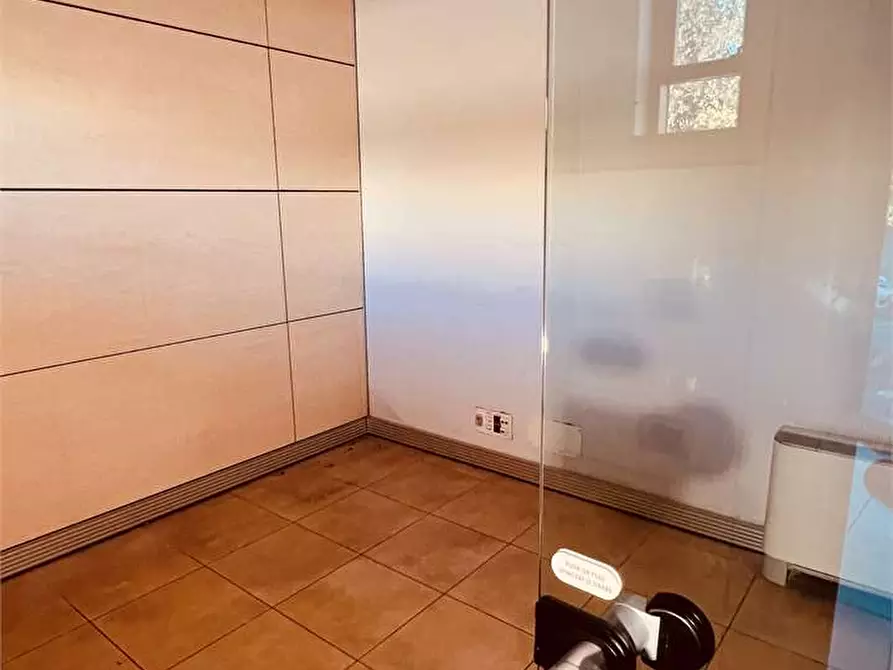 Immagine 29 di Ufficio in vendita  in via di sottopoggio a Capannori