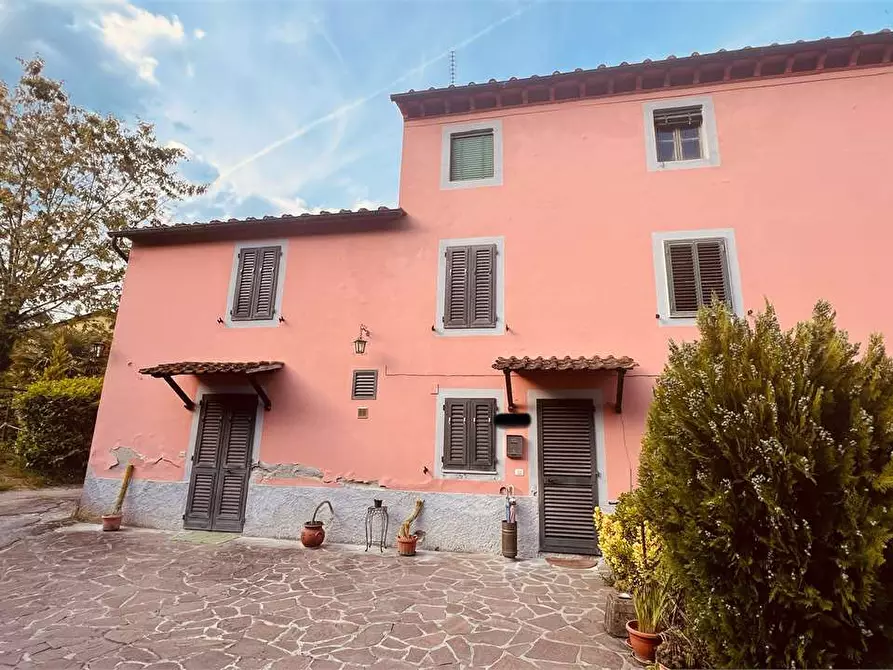 Immagine 1 di Porzione di casa in vendita  in gragnano a Capannori