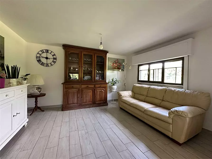 Immagine 36 di Villa in vendita  in Via Lombarda a Capannori